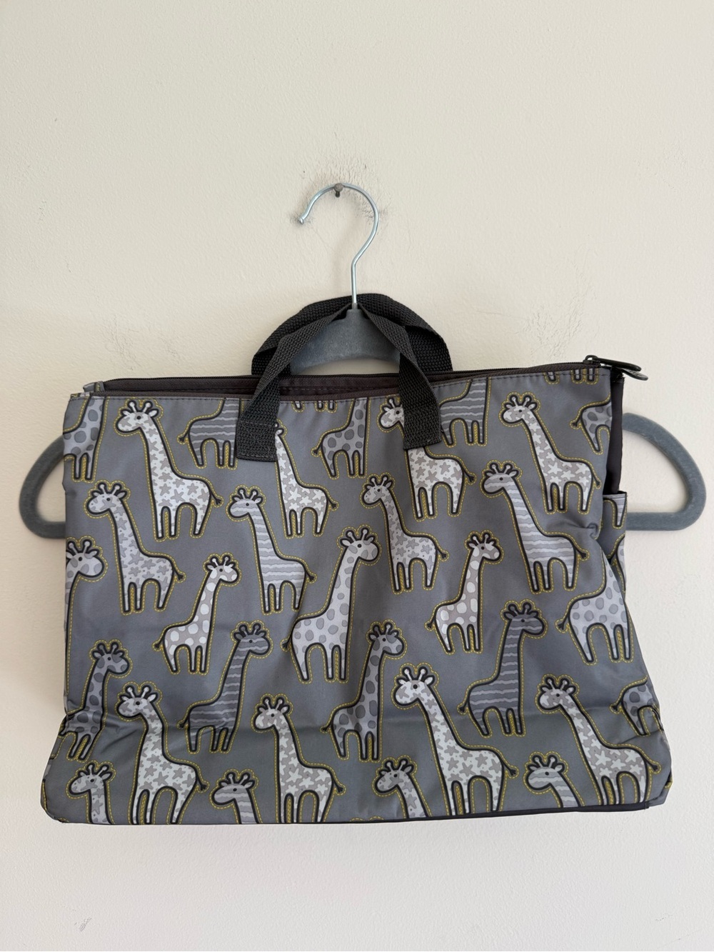 thirty-one Gray Giraffe Print Toiletry Tote